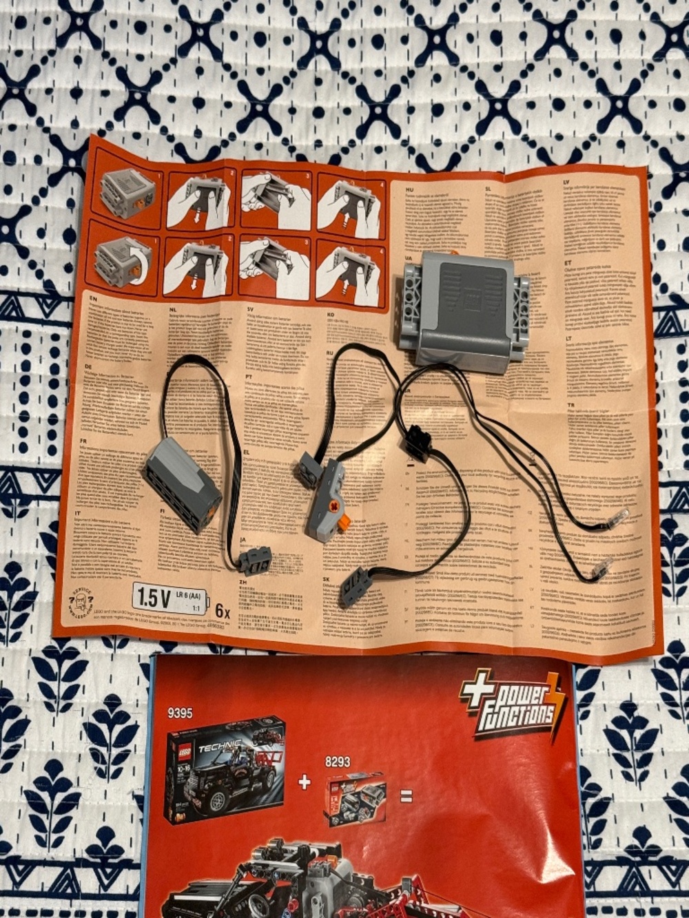 LEGO Technic Pick-Up Tow Truck (Set 9395) and Power Functions Motor (Set 8293) - Picture 10 of 11